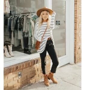 Carly Jean Black Wash High Rise Straight Leg Jeans Sz 7